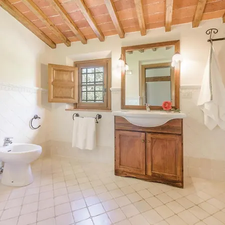 アパート Nice Apartment In Larciano Pt ランポレッキオ