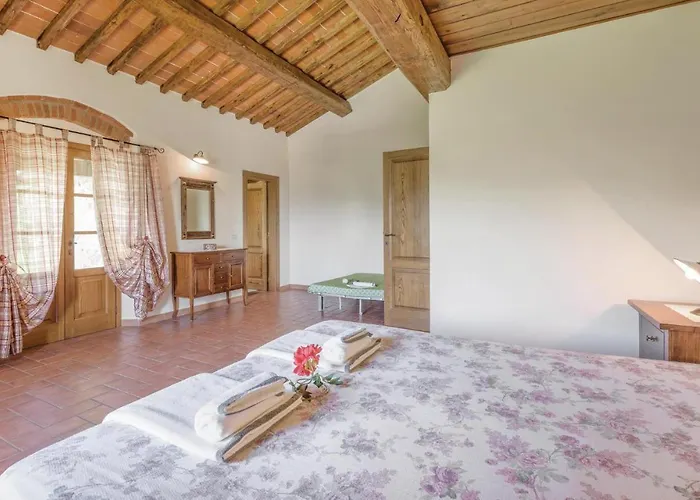 Nice Apartment In Larciano Pt Appartement